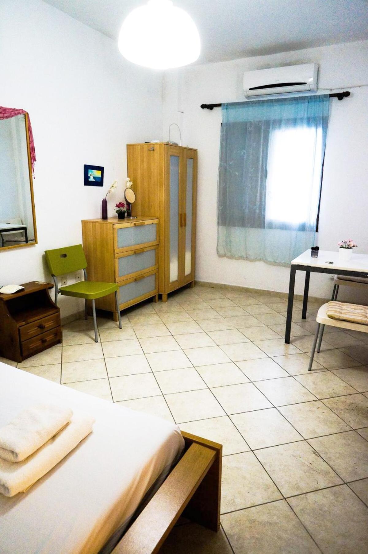 Cozy Budget Apartments In The Heart Of Fira Bagian luar foto