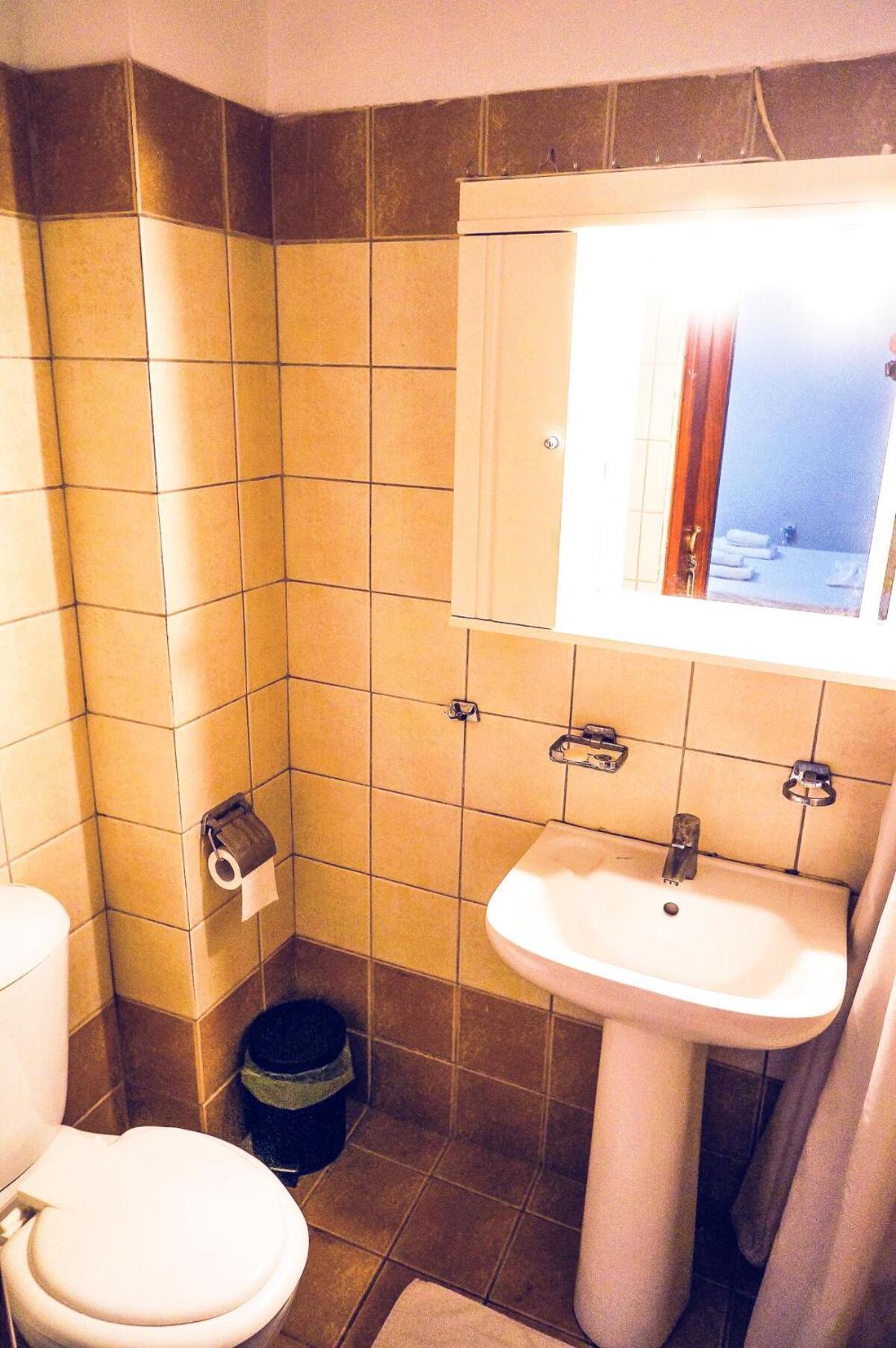 Cozy Budget Apartments In The Heart Of Fira Bagian luar foto